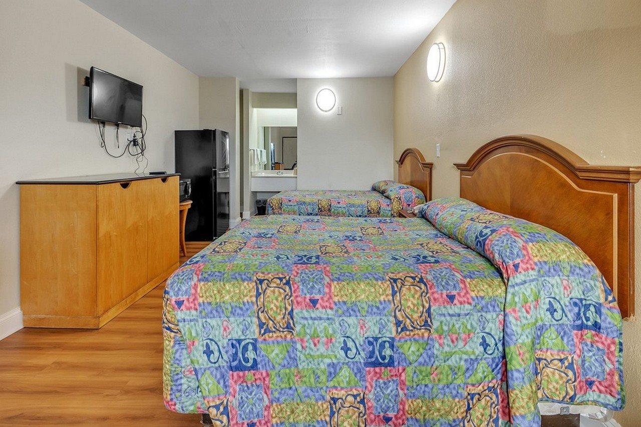 Studios And Suites 4 Less Emporia Luaran gambar